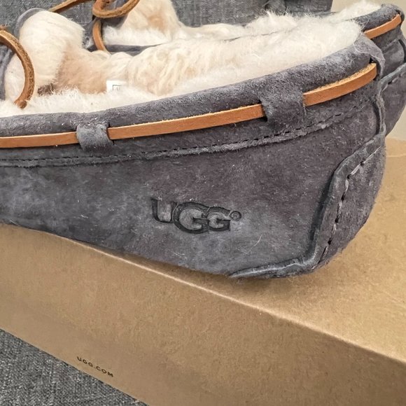 Ugg Dakota gray suede moccasins - Picture 5 of 10